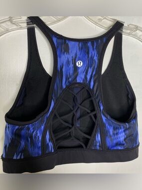 Lululemon sports bra size 8
